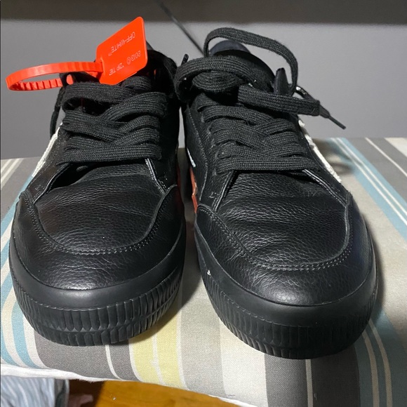 Off White - Picture 9 of 10